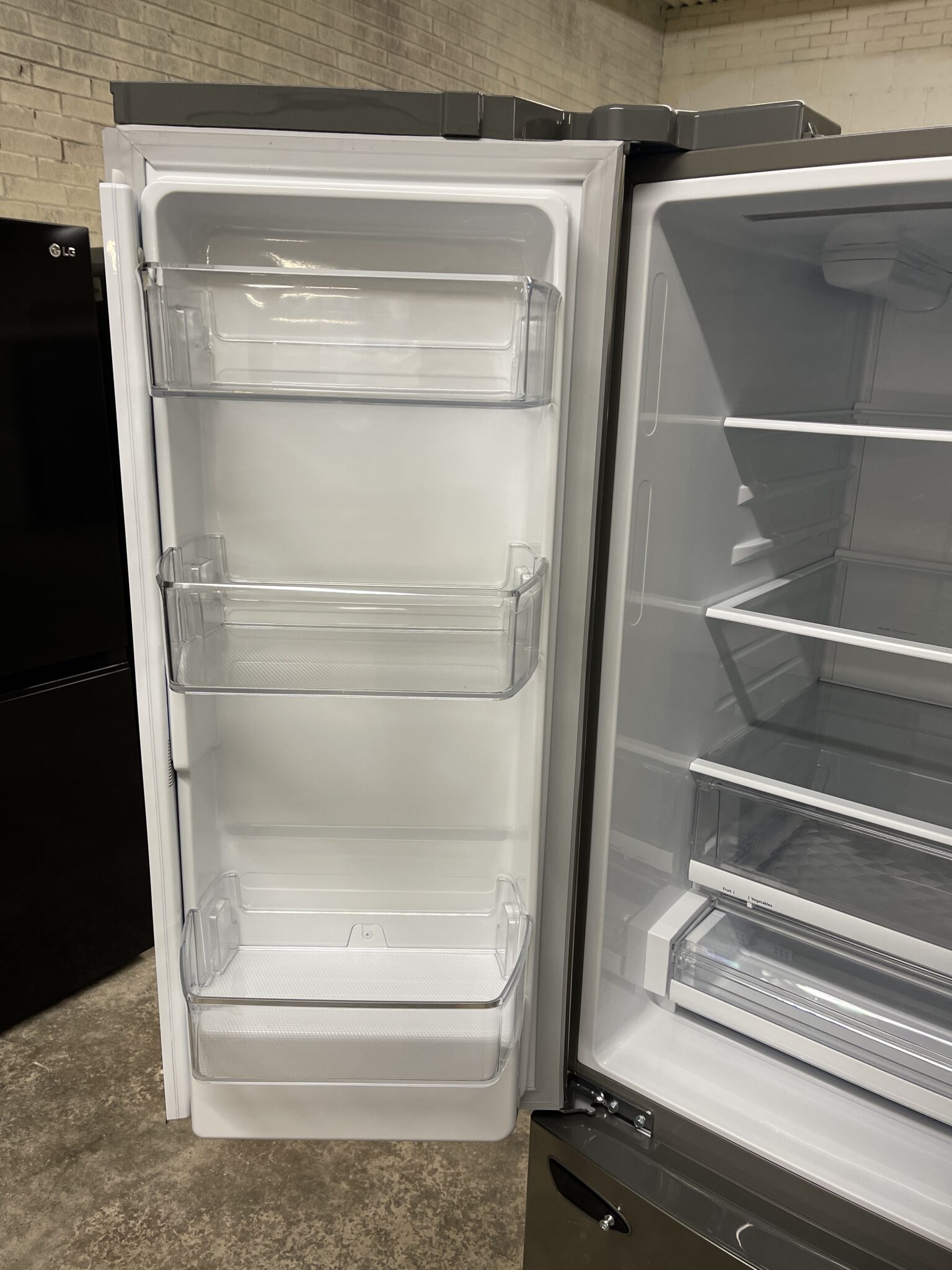 29 cu ft. French Door Refrigerator with Slim Design Water Dispenser