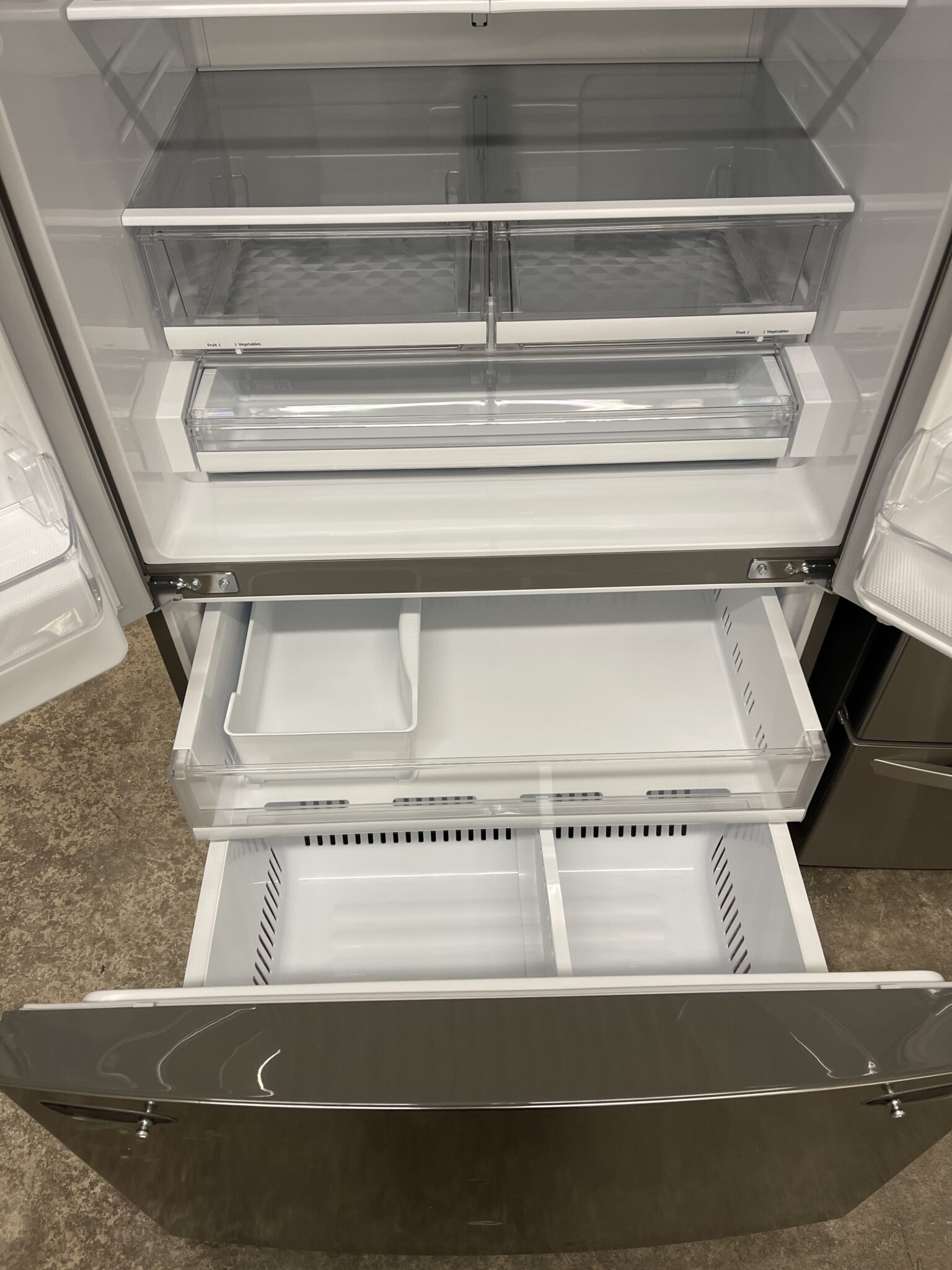 29 cu ft. French Door Refrigerator with Slim Design Water Dispenser